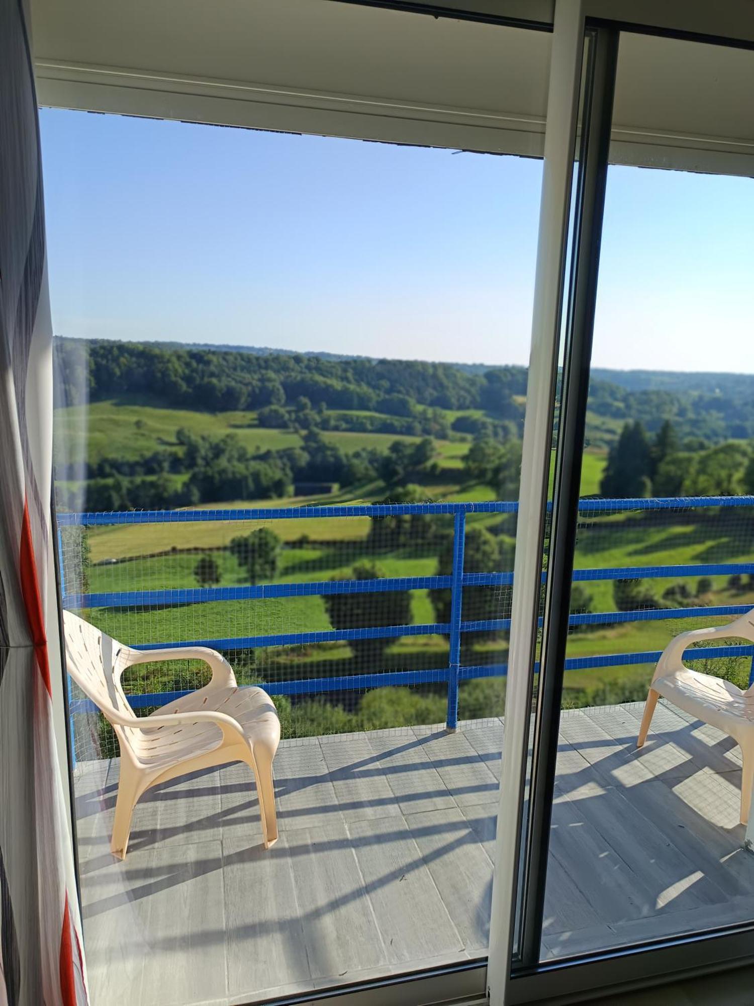Bellevue Apartamento La Tour-dʼAuvergne Exterior foto