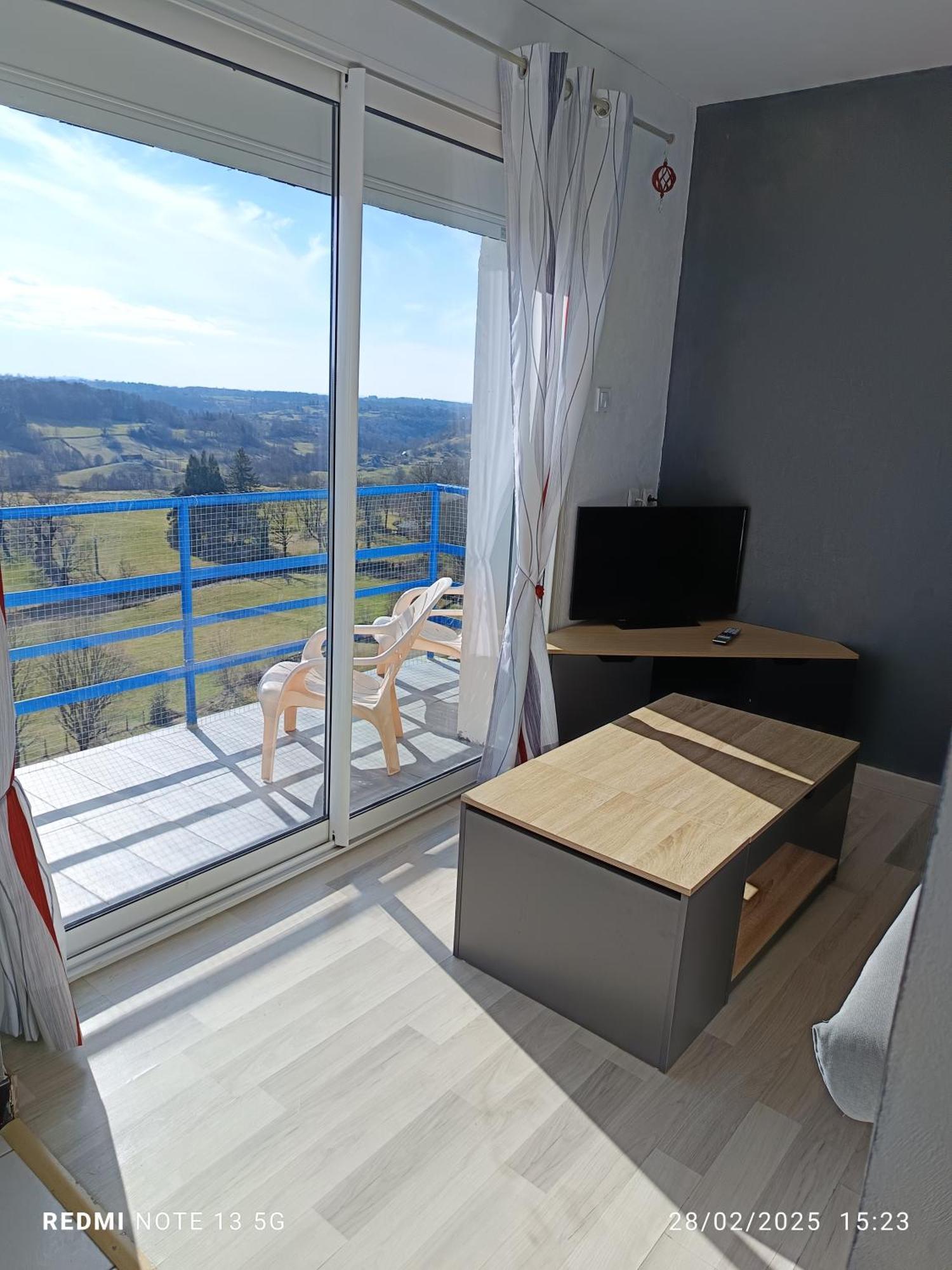 Bellevue Apartamento La Tour-dʼAuvergne Exterior foto